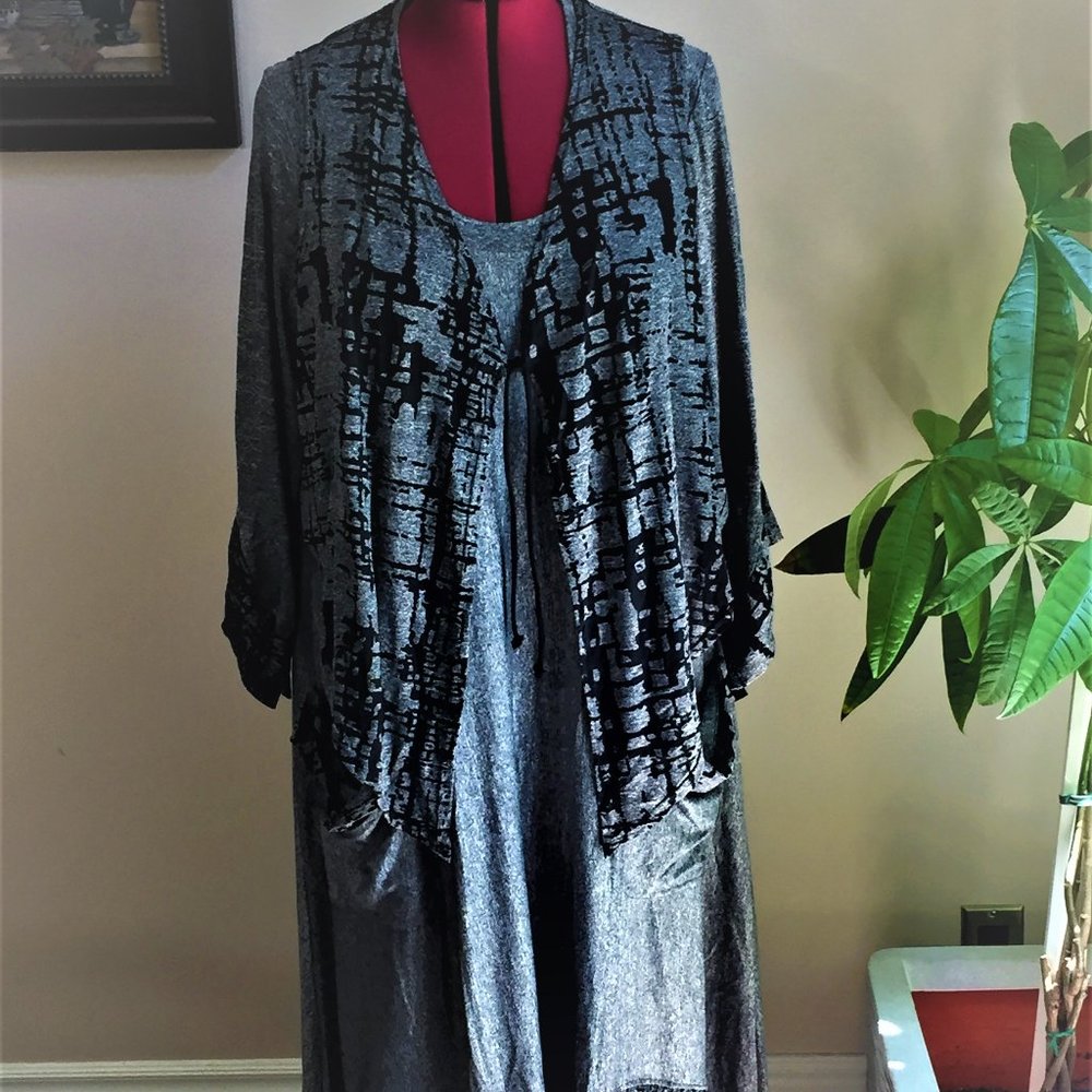 LACE Asymmetrical Maxi Dress grey/Size XL/Style R870 and Vest/Size M/Style BO381
